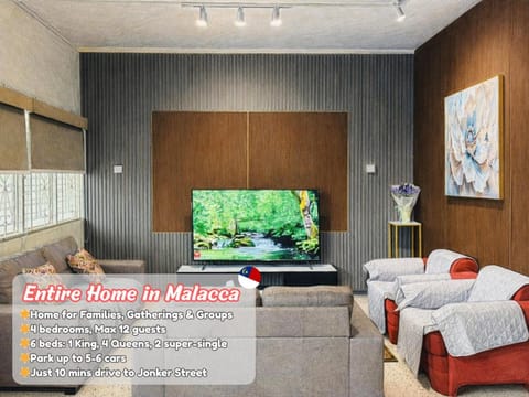Communal lounge/ TV room, Bed, TV and multimedia, Living room, Photo of the whole room, Seating area, Evening entertainment, Bedroom, Text overlay
