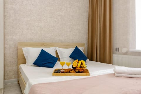 Photo of the whole room, Bedroom, towels