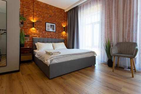 Bed, Seating area