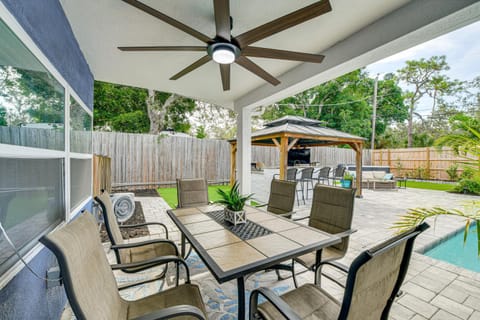 Backyard with Pool and Games! Family Home in Bradenton House in Bradenton