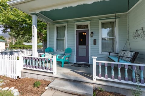 Bluebird Cottage, 1897 Home on Salida's AlpinePark House in Salida