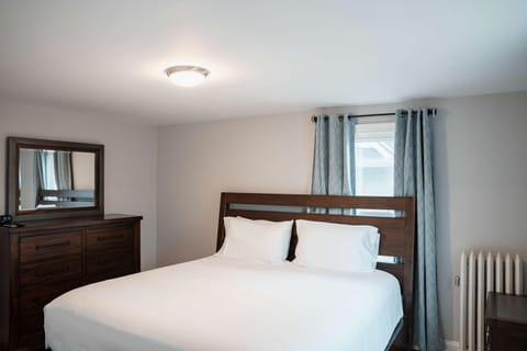 Cityside Escape Spacious with Game Room & Fire Pit House in Geneva