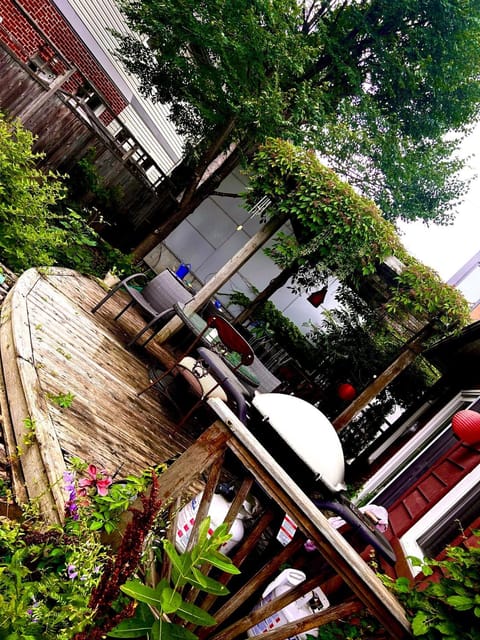 Bright Room in beautiful Old Ottawa East Apartment in Gatineau