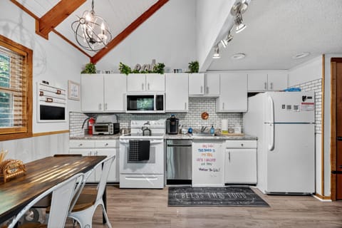 Mountain Escape with Games & Stargazing cabin Cabin in Basye