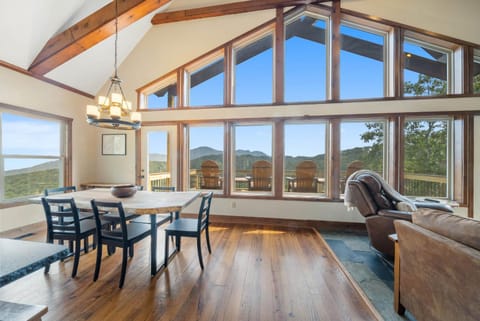 Deerwood Retreat House in Seven Devils