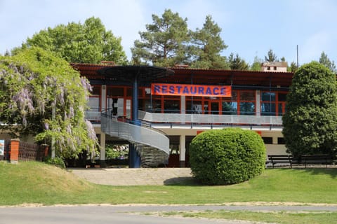 Restaurant/places to eat, Lobby or reception
