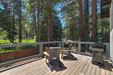 Song of the Sierras - 4 Bed, 4 Bath Luxury Tahoe Home House in South Lake Tahoe