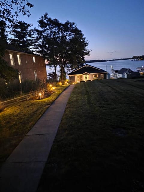 The Blue Sapphire 3BR 3BA Luxury Lakefront Home on Mineola Bay Stunning Views on Chain O Lakes House in Fox Lake