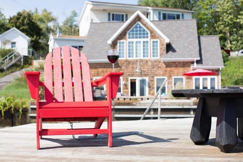 Drift Away Hot Tub Kayaks Lakefront & Games House in Varick