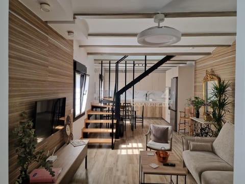 TV and multimedia, Living room, Photo of the whole room, Street view, heating, air conditioner