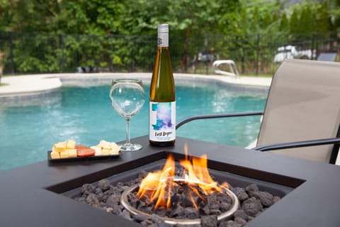 Lakeview on Main Pool Fire Pit and Walkable House in Geneva