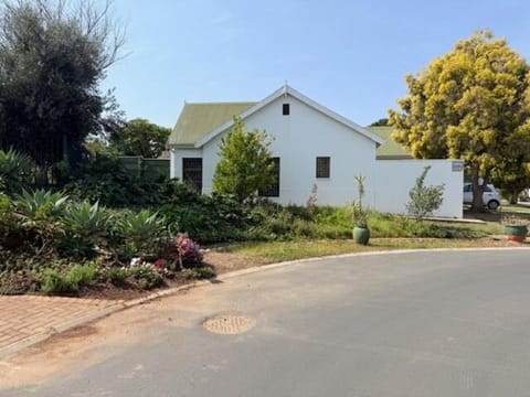 Rose Garden, a Self-catering cottage Apartment in Western Cape
