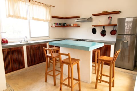 CASA GUAJE 5min to Beach Bacocho and Coral 3Floor House 6 Bedrooms all with AC 8 beds up to 16 Guests Wifi starlink Apartment in Puerto Escondido