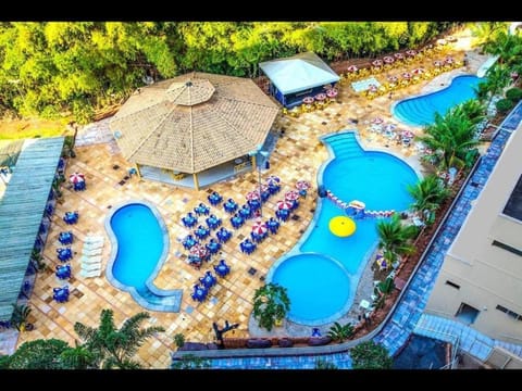 Property building, Restaurant/places to eat, Bird's eye view, Swimming pool, Breakfast, sunbed