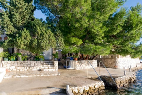 Patio, Garden, Beach