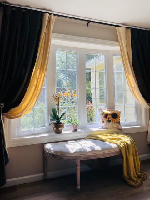 Living room, Photo of the whole room