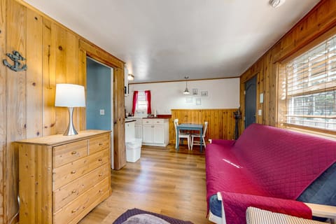 Hidden Villa Cottage #1 - The Nautical Cottage House in Tolovana Park