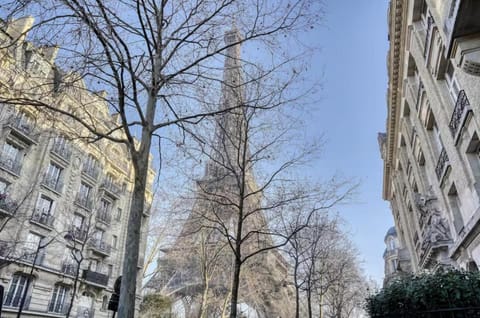 120 m2 Luxury Eiffel Signature Apartment in Paris