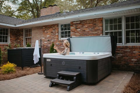 Briarwood Cottage Hot Tub Putt Putt Games House in Aiken