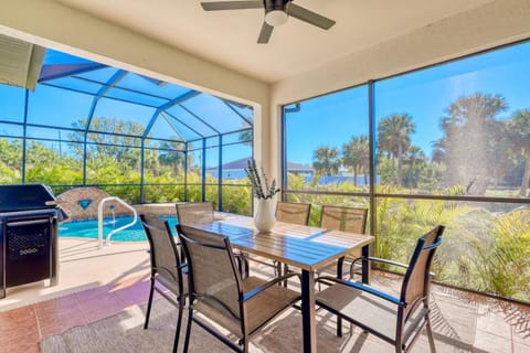 New Modern Tuscan Villa Beach 10 Min Heated Pool Luxury Villa in Rotonda West