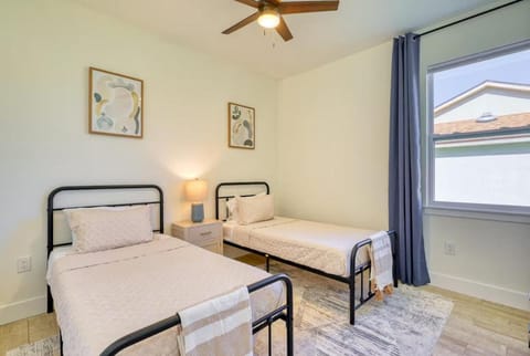 New Modern Tuscan Villa Beach 10 Min Heated Pool Luxury Villa in Rotonda West