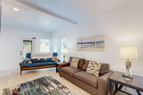 Serenity at Deerhaven #B Apartment in Gold Beach