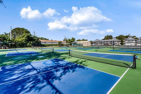 Park Shore Paradise Apartment in Naples