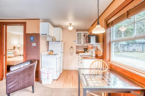 Hidden Villa Cottage #6 - The Starfish Cottage House in Tolovana Park