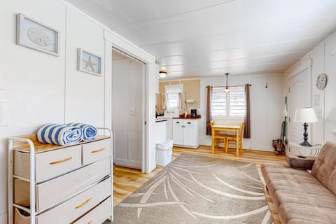 Hidden Villa Cottage #2 - The Shell Cottage House in Tolovana Park