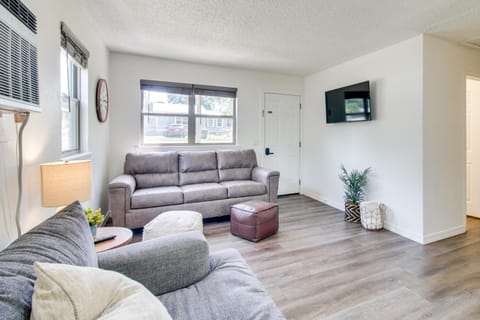 Less Than 1 Mi to Cherokee Casino Sallisaw! Home Near I-40 House in Ozark Mountains