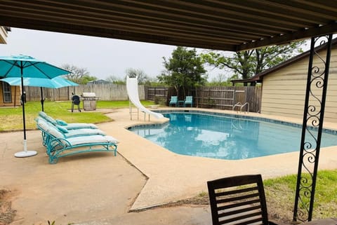 Day, Pool view, Swimming pool, sunbed