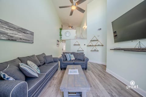 Living room, Photo of the whole room, Seating area, Bedroom