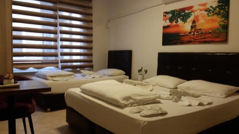 Bed, Massage, Photo of the whole room, Seating area, Bedroom, Family