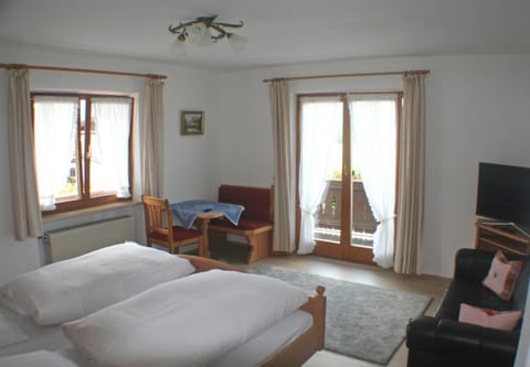 Gästehaus Sonnenbichl Bed and Breakfast in Salzburgerland