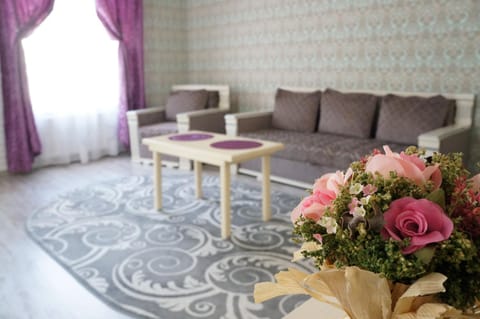 TV and multimedia, Balcony/Terrace, Living room, Seating area, Quiet street view