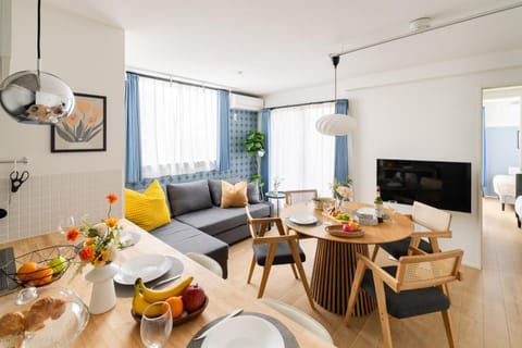 TV and multimedia, Living room, Dining area