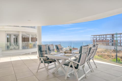 Day, Natural landscape, View (from property/room), Balcony/Terrace, Dining area, Sea view
