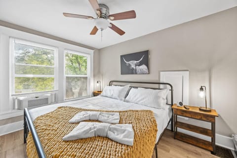 Louisville Haven With BBQ Fire Pit & Private Yard House in Louisville