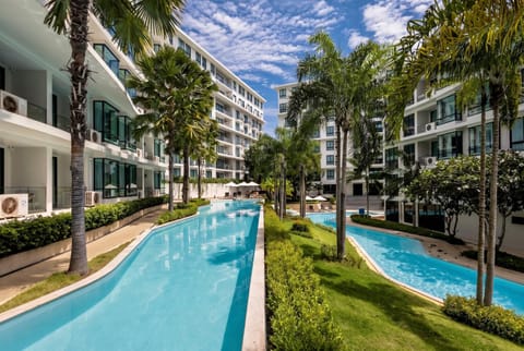 Pool view, Swimming pool
