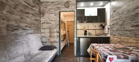 Bed, Kitchen or kitchenette, Living room, Dining area