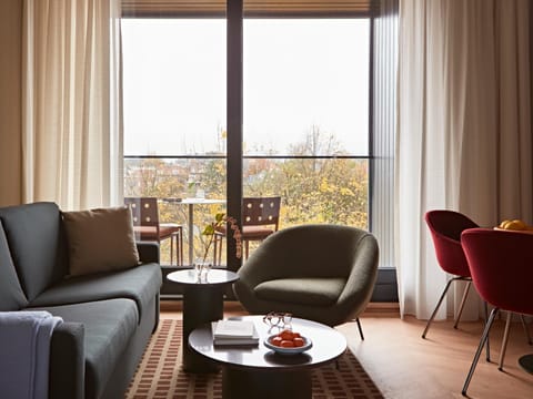 Balcony/Terrace, Living room, Seating area, Dining area