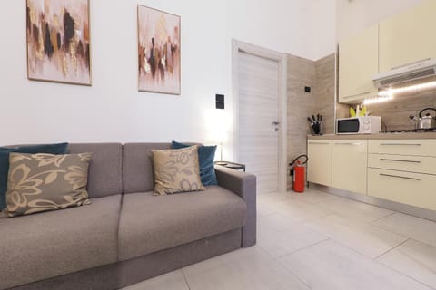 Kitchen or kitchenette, Living room, stove