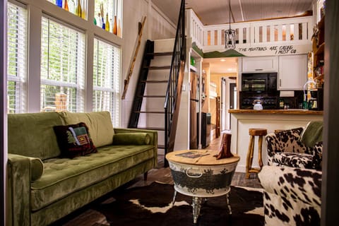 Kitchen or kitchenette, Living room, Seating area