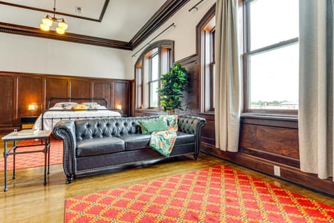 Modern Elegance Timeless Crawfordsville Studio! Apartment in Crawfordsville