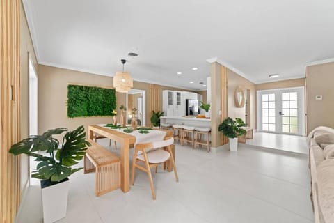 Casa Amazonia Pool Tiki Hut Volleyball Beach House in Ojus