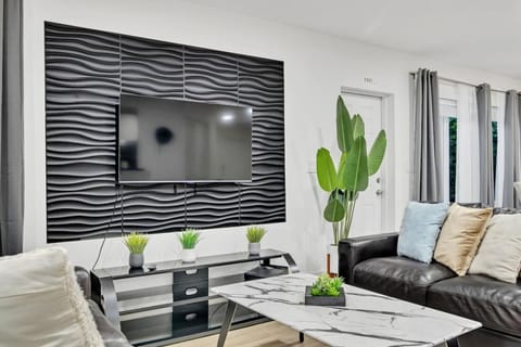 Casa Stella Tropical Pool Beach 8 min Villa in Hollywood