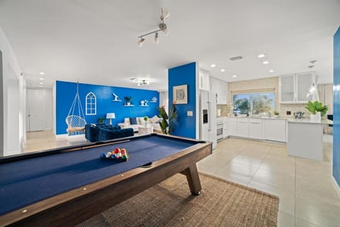 Casa Santorini Waterfront Pool Villa in Ojus