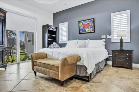 Casa Asaka Waterfront Pool Paradise Villa in Hollywood