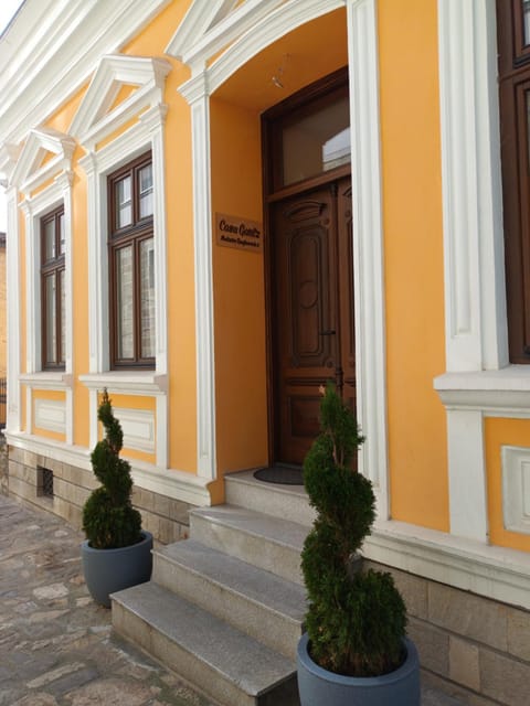 Property building, Facade/entrance