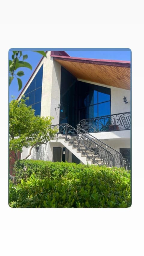 Property building, Day, Garden, Garden view